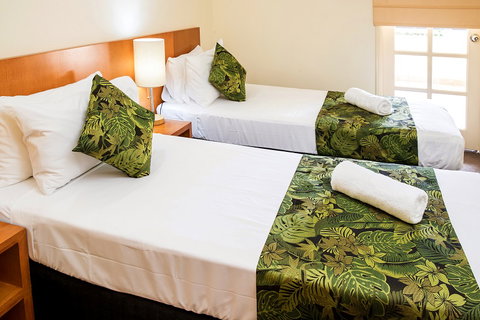 The Lakes Cairns Resort - Tourism Caloundra 8