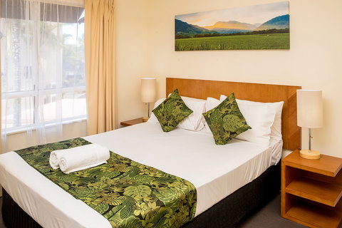 The Lakes Cairns Resort - Tourism Caloundra 9