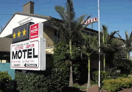 Flying Spur Motel - Tourism Caloundra 0