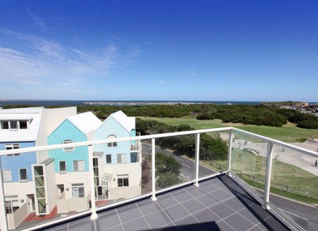 Lady Bay Resort - Tourism Caloundra 3