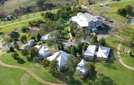 Pinnacle Valley Resort - Tourism Caloundra 0