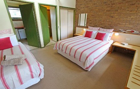 The Beachfront Motel - Tourism Caloundra 3