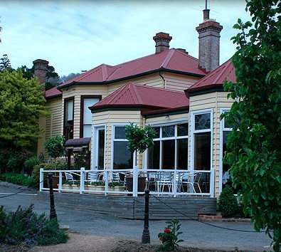 Central Springs Inn - Tourism Caloundra 0