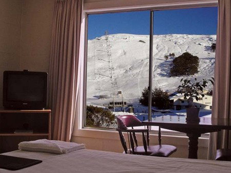 Falls Creek Hotel - Tourism Caloundra 1