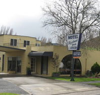 Riverbank Park Motel - Tourism Caloundra