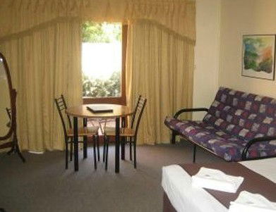Parkway Motel - Tourism Caloundra 2