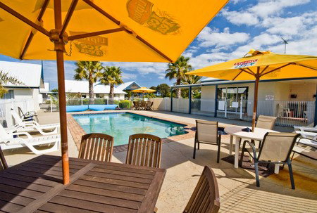 Torquay Tropicana Motel - Tourism Caloundra 0