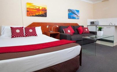 Central Railway Hotel - Tourism Caloundra 1
