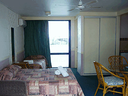 Club Surfers - Tourism Caloundra 0