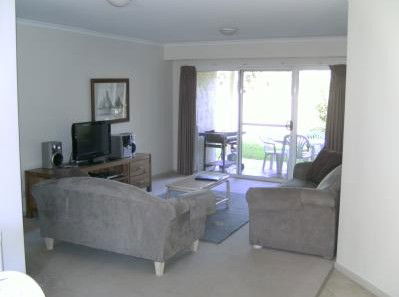 Absolute Beachfront Opal Cove Resort - Tourism Caloundra 4