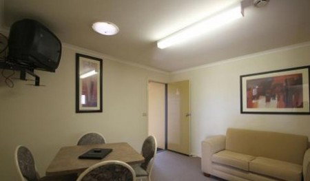 Araluen Motor Lodge - Tourism Caloundra 3