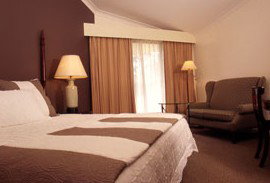 Tallawanta Lodge - Tourism Caloundra 0