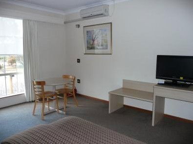 Hamiltons Townhouse Motel - Tourism Caloundra 3