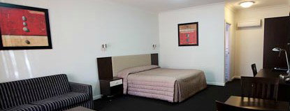 Charles Sturt Motor Inn - Tourism Caloundra 0