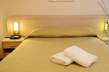 Motel 10 Motor Inn - Tourism Caloundra 3