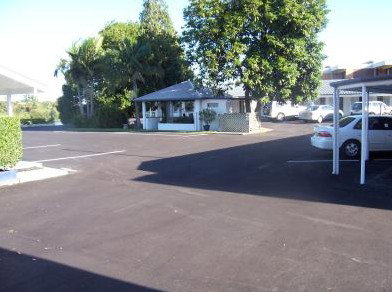 Colonial Court Motor Inn - Tourism Caloundra 3