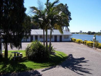 Colonial Court Motor Inn - Tourism Caloundra 4