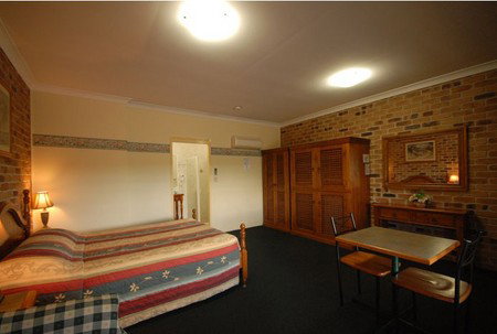Country Gardens Motor Inn - Tourism Caloundra 2