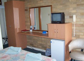 Governors Hill Motel - Tourism Caloundra 2