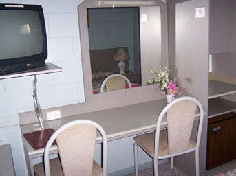 Governors Hill Motel - Tourism Caloundra 3