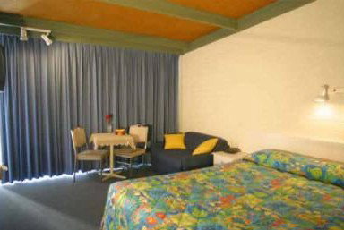 Kingfisher Motel - Tourism Caloundra 0