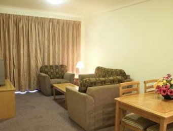 Maclin Lodge Motel - Tourism Caloundra 2