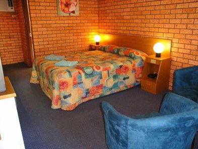 Royal Palms Motor Inn - Tourism Caloundra 2