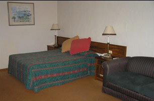 Seaton Arms Motor Inn - Tourism Caloundra 0