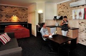 Highlander Motor Inn And Apartments - Tourism Caloundra 5