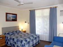 Flying Spur Motel - Tourism Caloundra 1