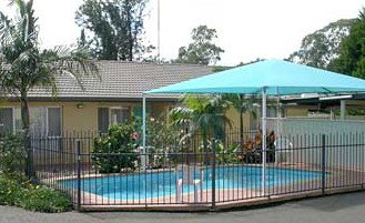 Flying Spur Motel - Tourism Caloundra 2