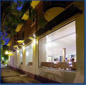 The Manly Hotel - Tourism Caloundra 2