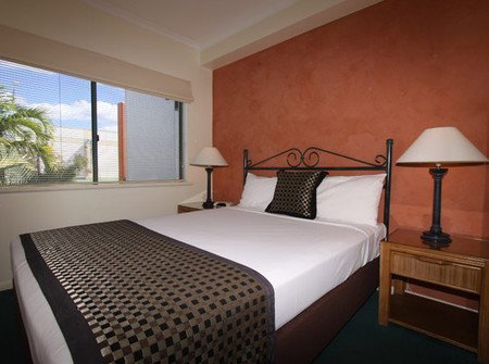 Mid City Luxury Suites - Tourism Caloundra 2