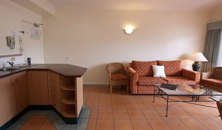 Mid City Luxury Suites - Tourism Caloundra 3