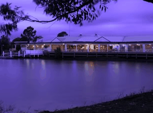Waterfront Hotel - Tourism Caloundra 2