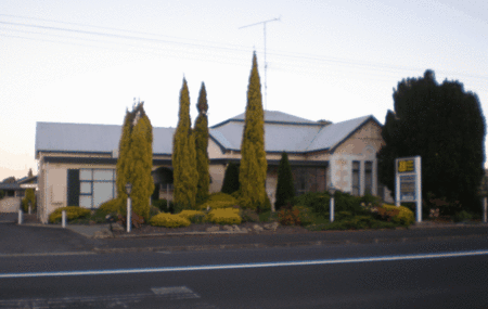 Le Cavalier Court Motel - Tourism Caloundra 1