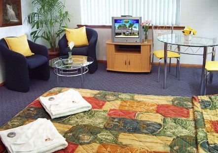 Lindy Lodge Motel And Function Centre - Tourism Caloundra 0