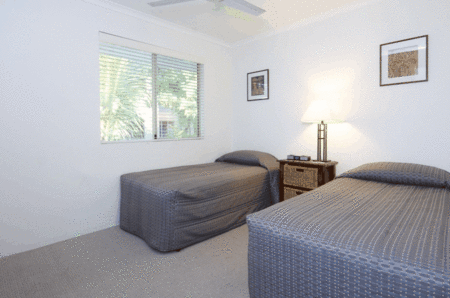 Pelican Beach Resort - Tourism Caloundra 2