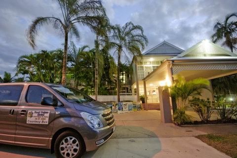 Reef Palms - Tourism Caloundra 0