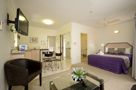 Reef Palms - Tourism Caloundra 1
