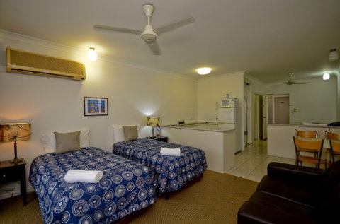 Reef Palms - Tourism Caloundra 2