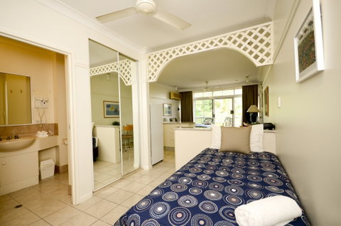 Reef Palms - Tourism Caloundra 3