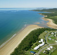 SeaEagles Beach Resort - Tourism Caloundra