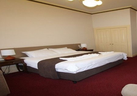 Glenferrie Hotel - Tourism Caloundra 2