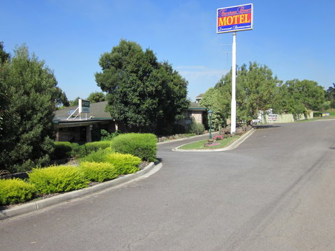 Farnham Court Motel - Tourism Caloundra 0