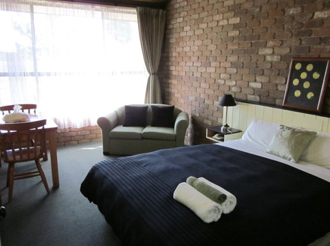 Farnham Court Motel - Tourism Caloundra 2