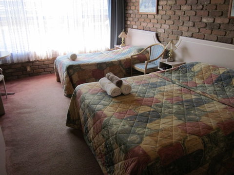 Farnham Court Motel - Tourism Caloundra 4