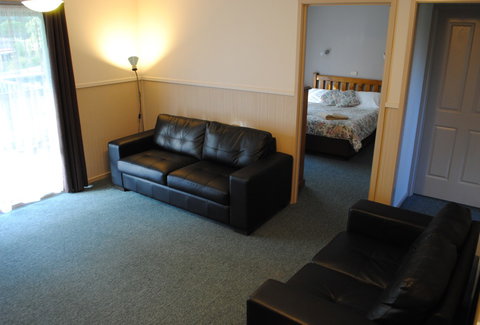 Lakes Entrance Country Cottages - Tourism Caloundra 1