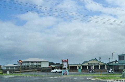 Schomberg Inn Hotel Motel - Tourism Caloundra 1