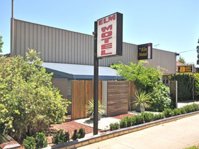 The Elm Motel - Tourism Caloundra 0